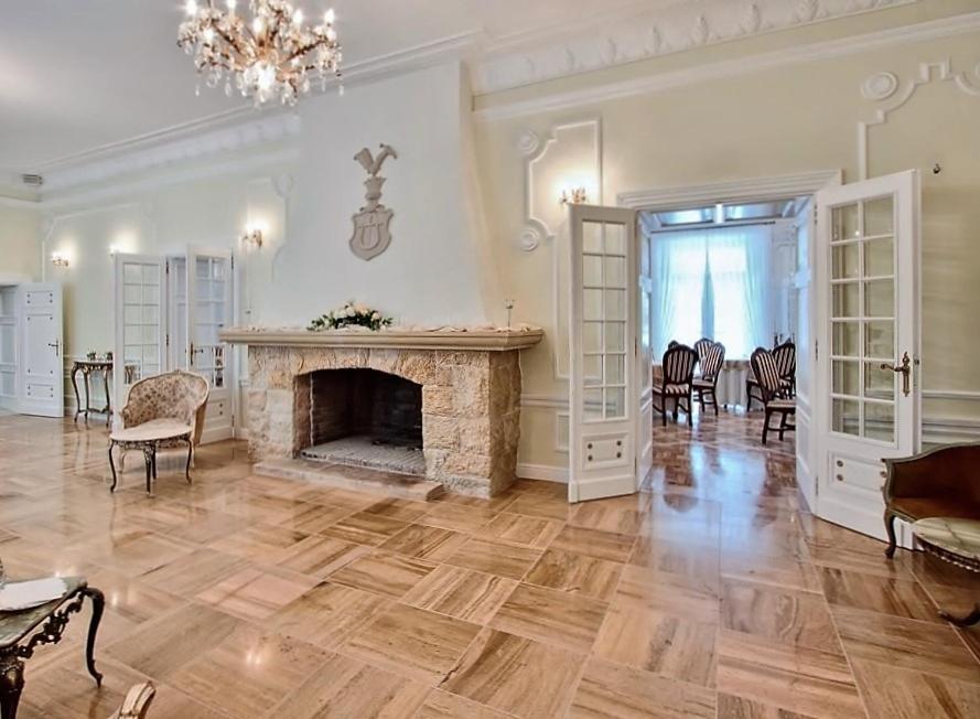 Palac Kobylin Ngoại thất bức ảnh
